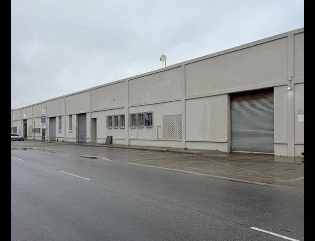 INDUSTRIAL PROPERTY TO RENT IN NORTH END